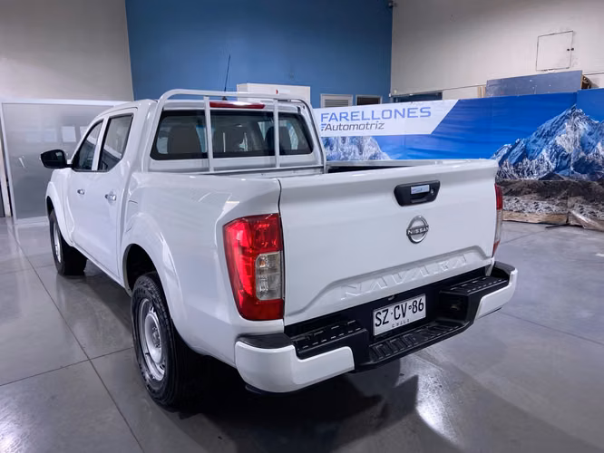 NAVARA SE 4X2 SZCV86-SANTIAGO - Imagen 3