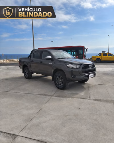 TOYOTA HILUX 4X4 2.8 MT SR - 2024 | 4673