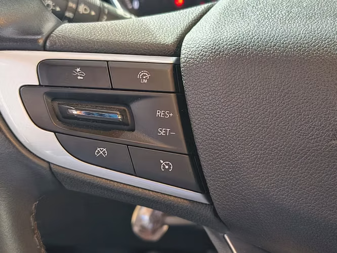 Chevrolet Tracker 1.2T PREMIER AT S 2025 - Imagen 11