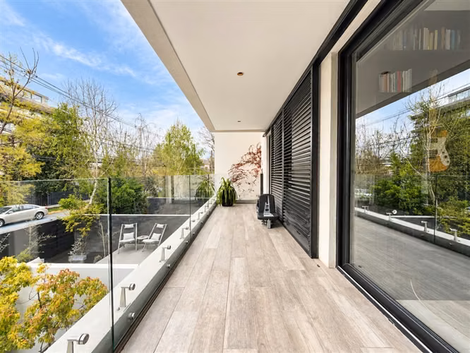 DUPLEX en venta de 2 dormitorios en Vitacura con jardin. - Imagen 9