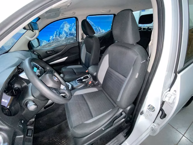 NAVARA SE 4X2 SZCV86-SANTIAGO - Imagen 12
