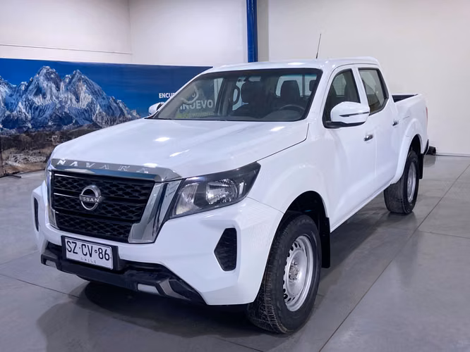 NAVARA SE 4X2 SZCV86-SANTIAGO