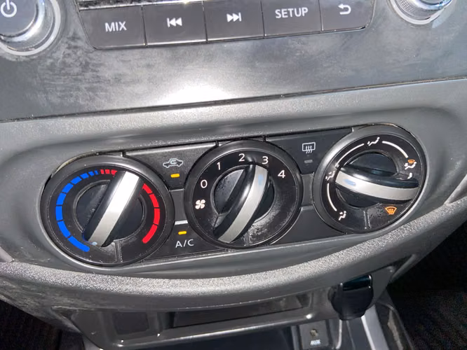 NAVARA SE 4X2 SZCV86-SANTIAGO - Imagen 16