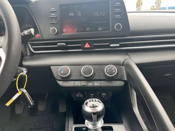 HYUNDAI ELANTRA PLUS MT - Imagen 19