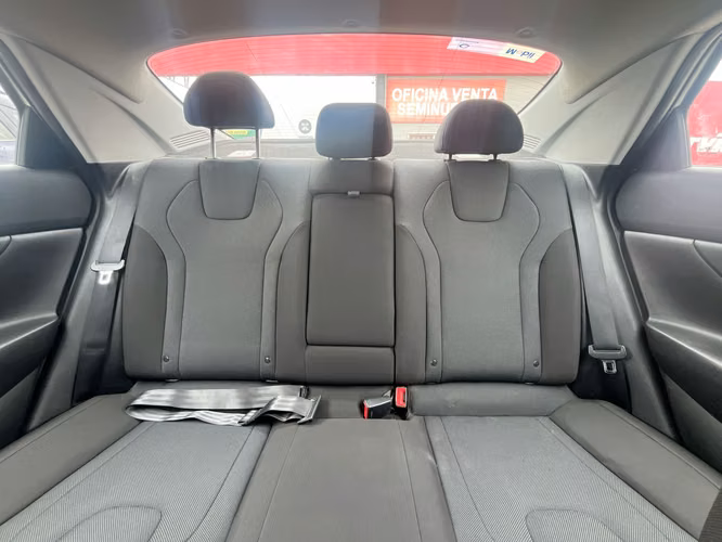 HYUNDAI ELANTRA PLUS MT - Imagen 12