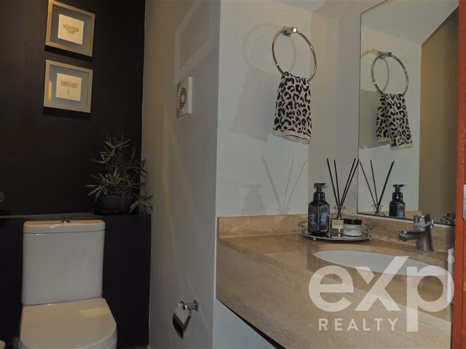 Impecable Casa en Arriendo de 4 Dorm.+Serv. Colegio Alemán - Imagen 8