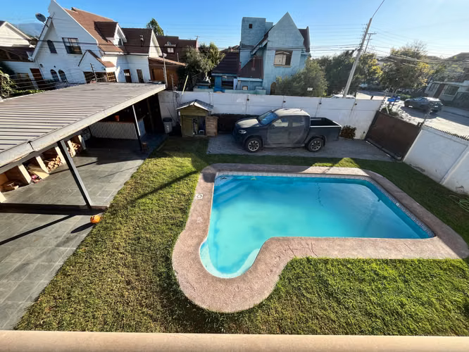 Amplia casa, gran Quincho, Piscina, Peñuelas (183104)