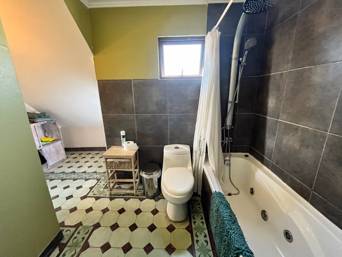 Amplia casa, gran Quincho, Piscina, Peñuelas (183104) - Imagen 23