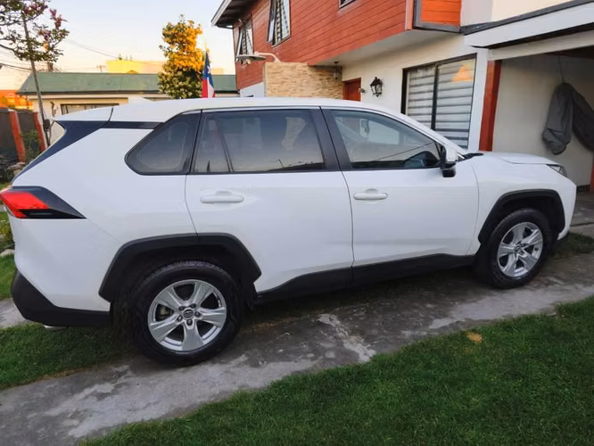 Se vende auto rav 4 le 2.0  usado - Imagen 2