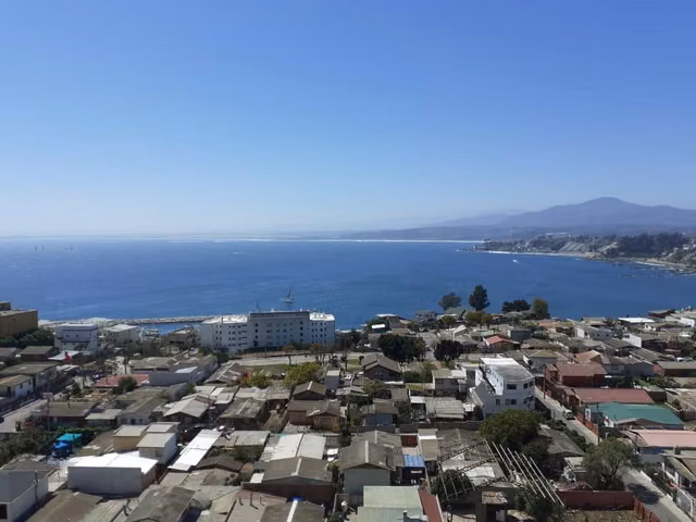 Amoblado, Costa e Montemar