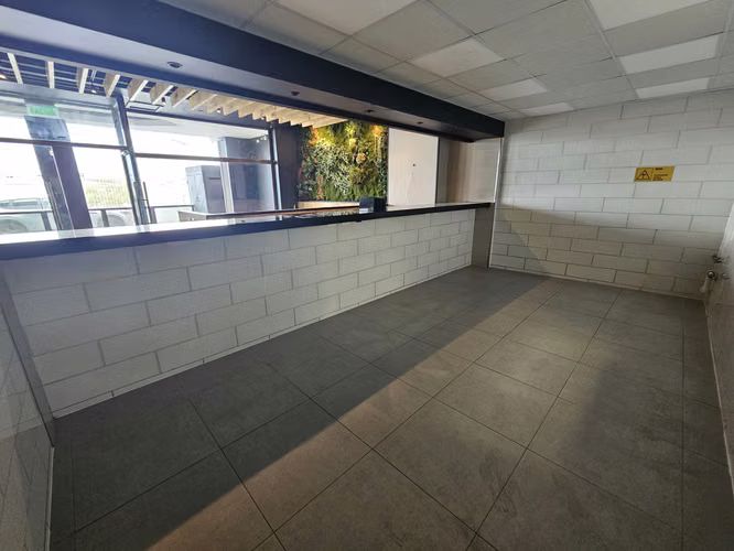 Local Comercial En Arriendo, Piso 1, en Av. Francisco Bilbao - Imagen 9
