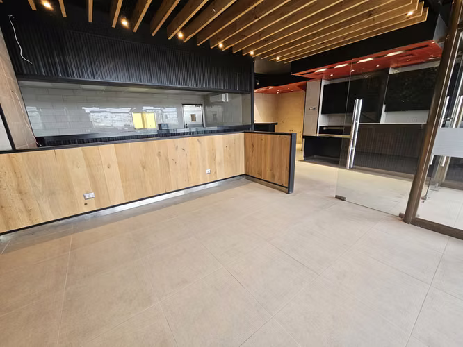 Local Comercial En Arriendo, Piso 1, en Av. Francisco Bilbao - Imagen 2