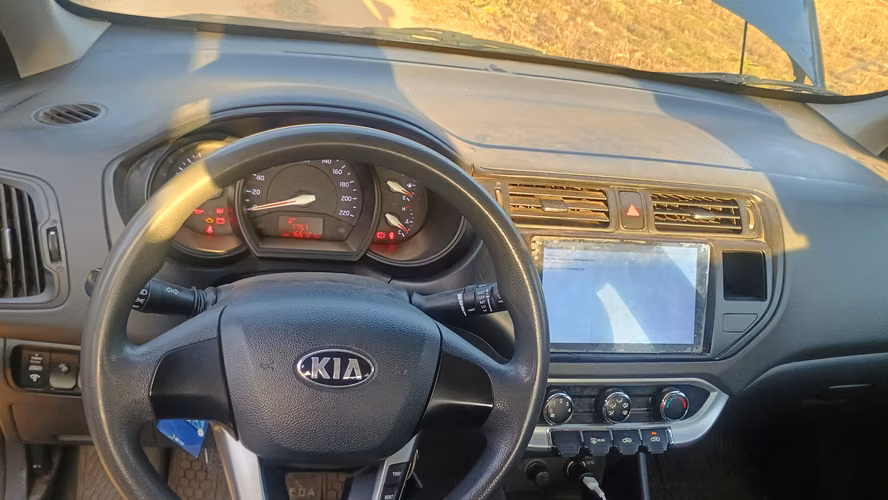 2014 Kia Rio 4 1.4 EX 4X2 6MT 4P. - Imagen 9