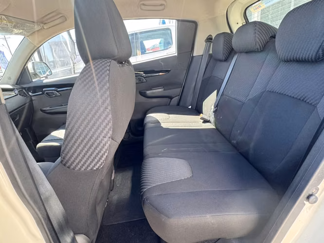 MAHINDRA KUV100 1.2 - Imagen 12