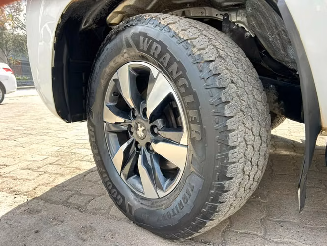 PEUGEOT LANDTREK ACTIVE BLUEHDI 180 4X4 AT - 2023 | 4686
