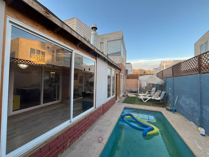 SE VENDE CASA EN EXCLUSIVO COND. MIRADOR DEL VALLE COPIAPO - Imagen 6