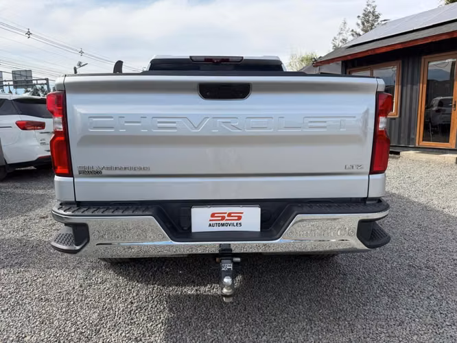 CHEVROLET SILVERADO LTZ 5.3L 4X4 AT8 2021 - Imagen 7