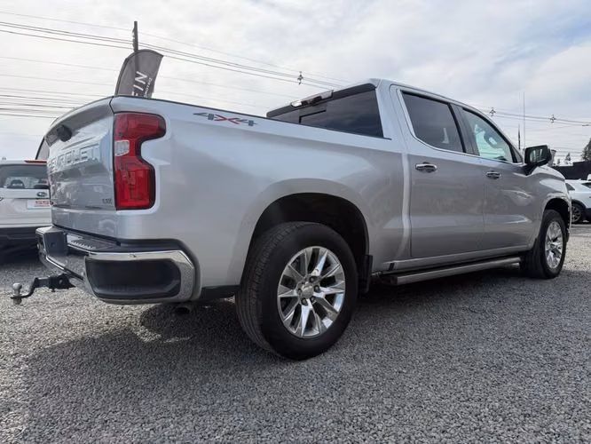 CHEVROLET SILVERADO LTZ 5.3L 4X4 AT8 2021 - Imagen 6