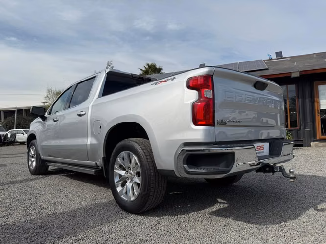CHEVROLET SILVERADO LTZ 5.3L 4X4 AT8 2021 - Imagen 10