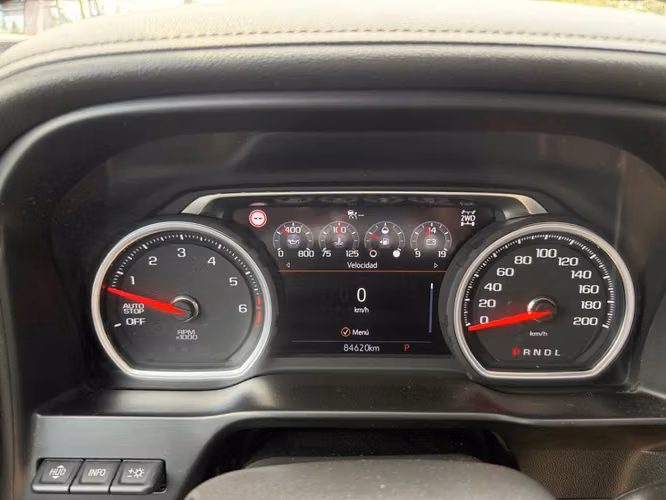 CHEVROLET SILVERADO LTZ 5.3L 4X4 AT8 2021 - Imagen 16