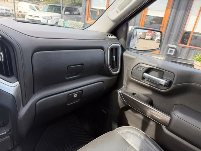 CHEVROLET SILVERADO LTZ 5.3L 4X4 AT8 2021 - Imagen 18