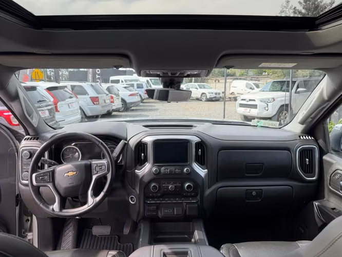 CHEVROLET SILVERADO LTZ 5.3L 4X4 AT8 2021 - Imagen 14