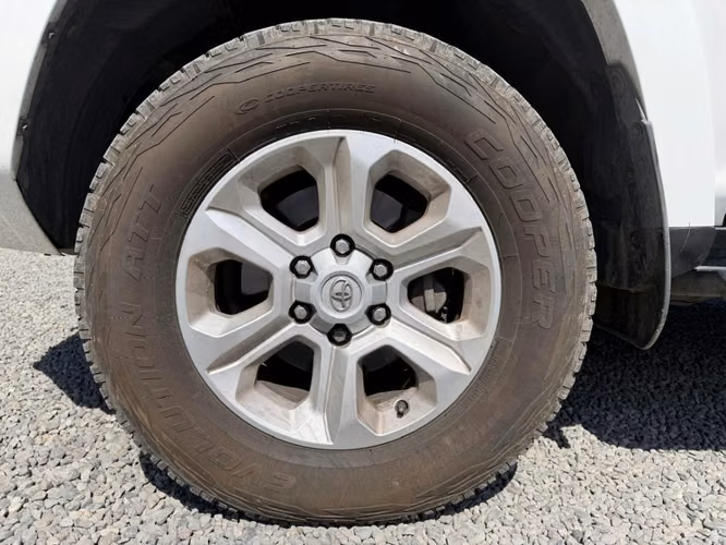 TOYOTA 4 RUNNER SR5 4X4 AT 2014 - Imagen 11