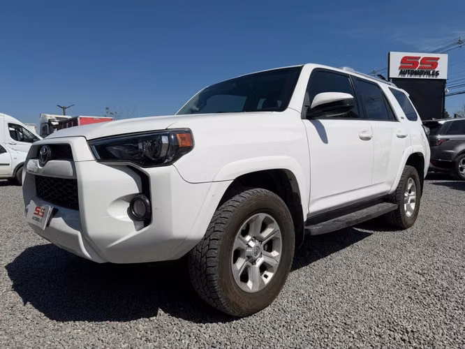 TOYOTA 4 RUNNER SR5 4X4 AT 2014