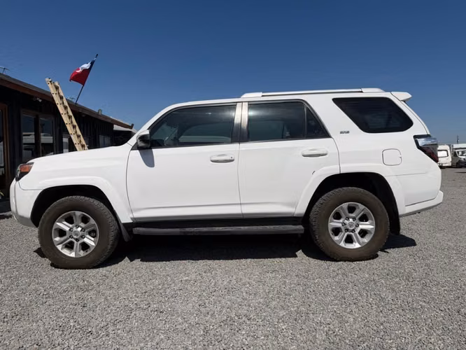 TOYOTA 4 RUNNER SR5 4X4 AT 2014 - Imagen 10