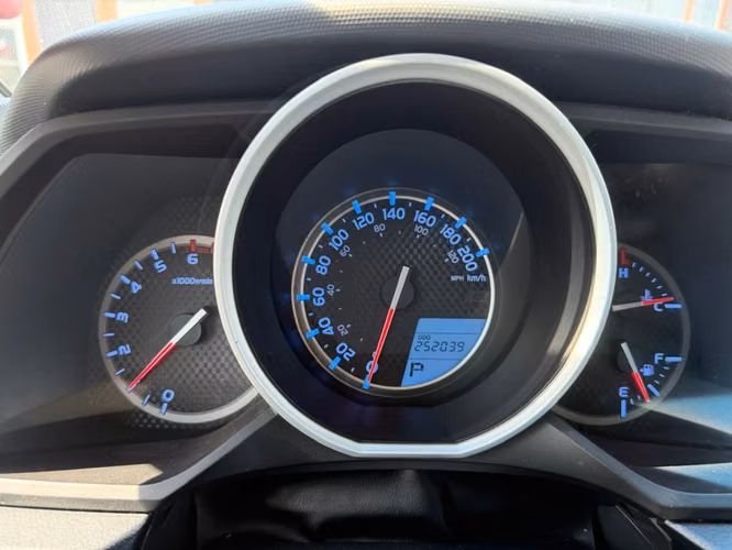 TOYOTA 4 RUNNER SR5 4X4 AT 2014 - Imagen 15
