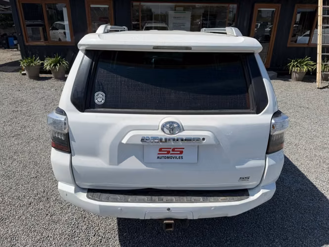 TOYOTA 4 RUNNER SR5 4X4 AT 2014 - Imagen 8