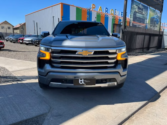 CHEVROLET SILVERADO HIGH COUNTRY 4X4 3.0 2024 - Imagen 2