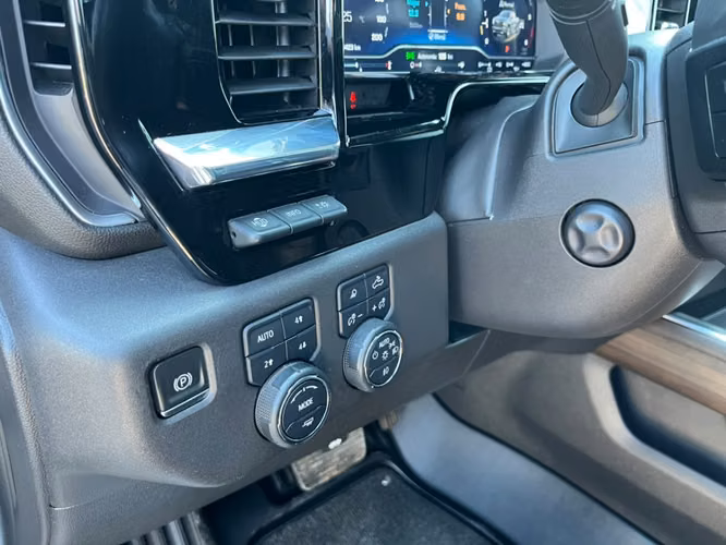 CHEVROLET SILVERADO HIGH COUNTRY 4X4 3.0 2024 - Imagen 14