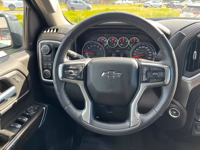 CHEVROLET SILVERADO LT 4X4 5.3 AT 2021 - Imagen 8