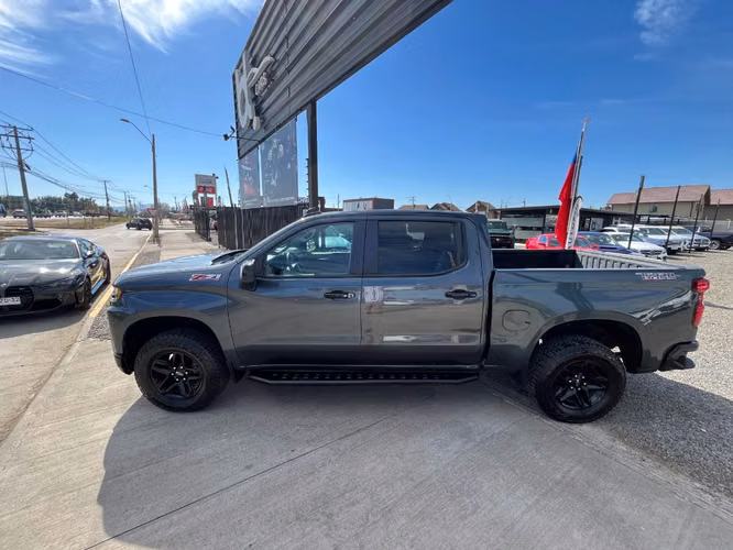 CHEVROLET SILVERADO LT 4X4 5.3 AT 2021 - Imagen 15
