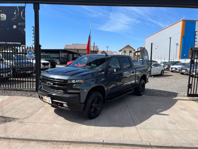 CHEVROLET SILVERADO LT 4X4 5.3 AT 2021 - Imagen 11