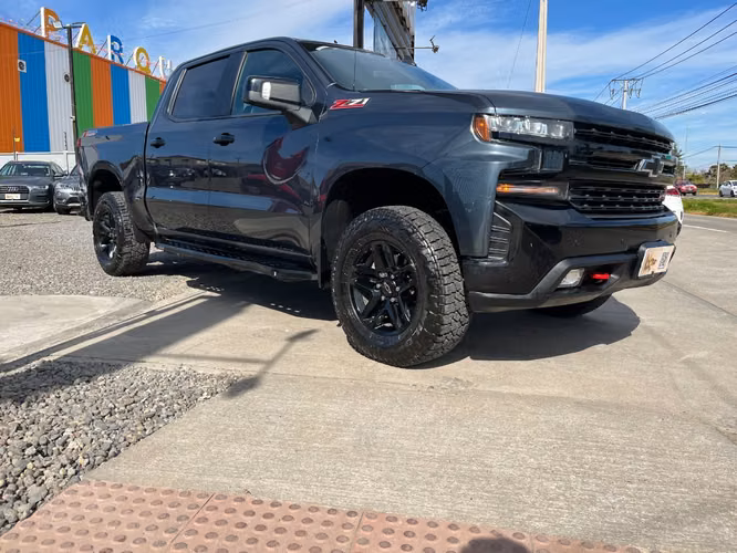 CHEVROLET SILVERADO LT 4X4 5.3 AT 2021 - Imagen 5
