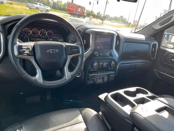 CHEVROLET SILVERADO LT 4X4 5.3 AT 2021 - Imagen 6