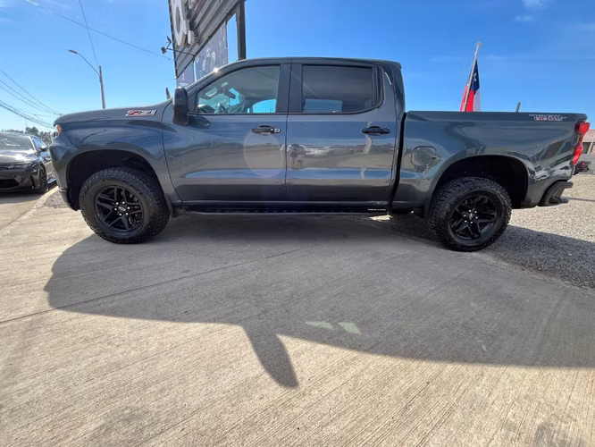 CHEVROLET SILVERADO LT 4X4 5.3 AT 2021 - Imagen 20