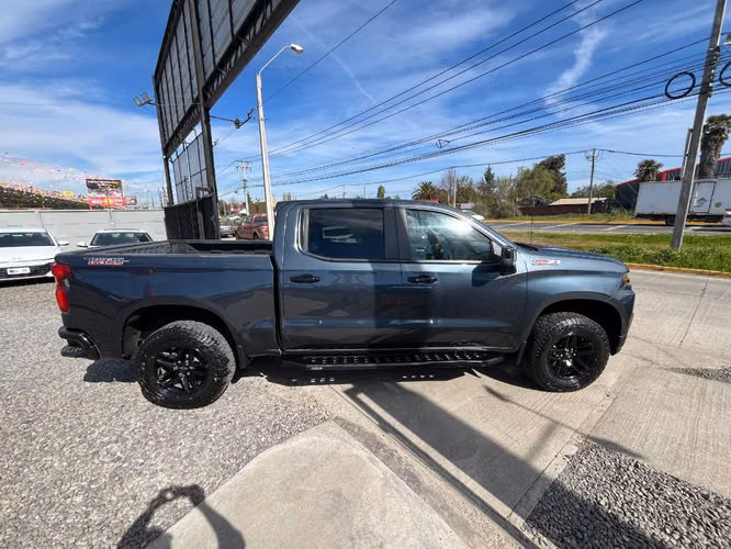 CHEVROLET SILVERADO LT 4X4 5.3 AT 2021 - Imagen 18