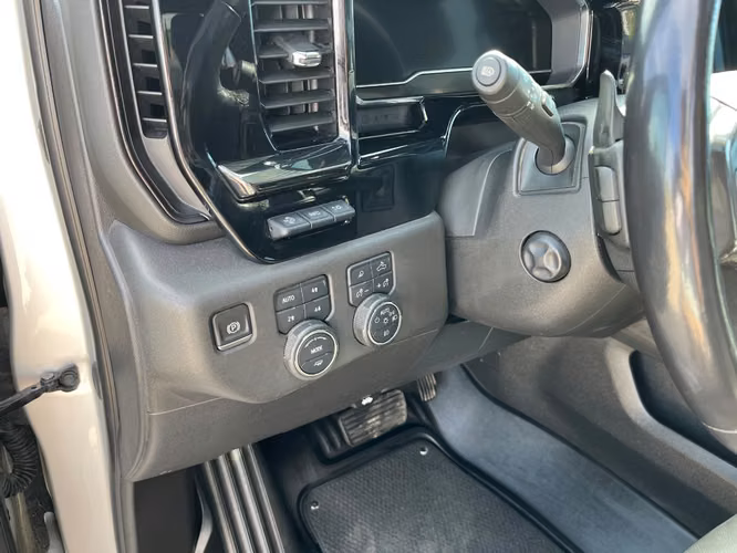 CHEVROLET SILVERADO ZR2 4X4 6.2 AUT 2023 - Imagen 20