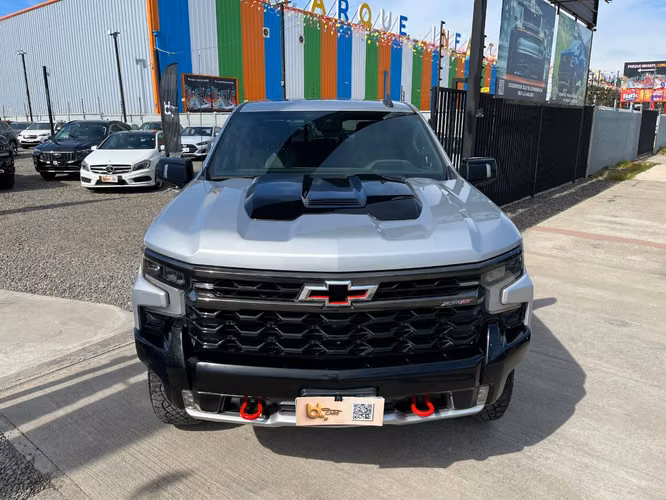 CHEVROLET SILVERADO ZR2 4X4 6.2 AUT 2023 - Imagen 16