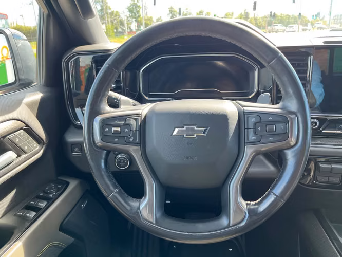 CHEVROLET SILVERADO ZR2 4X4 6.2 AUT 2023 - Imagen 6