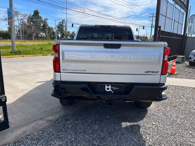 CHEVROLET SILVERADO ZR2 4X4 6.2 AUT 2023 - Imagen 19