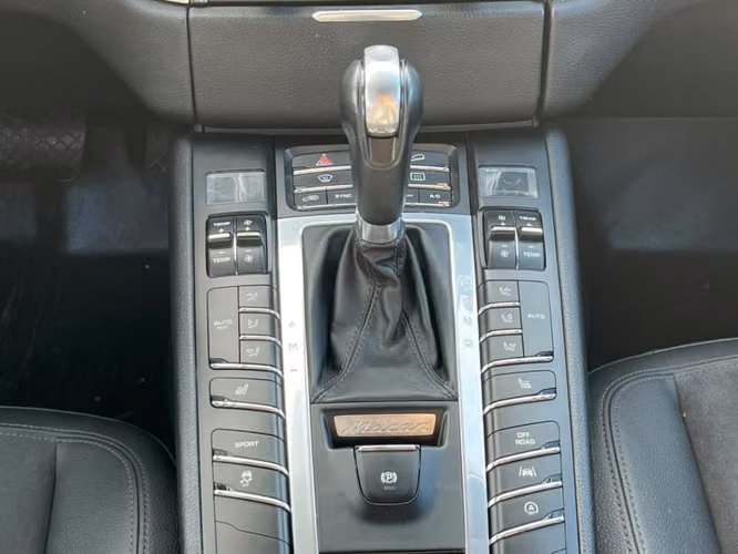 PORSCHE MACAN R4 2016