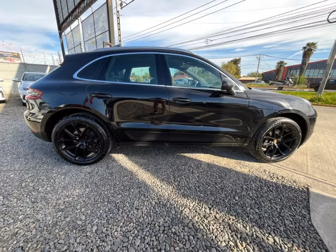 PORSCHE MACAN R4 2016