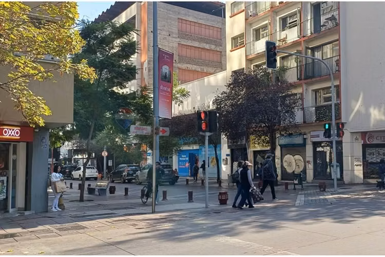 Huérfanos. centro histórico santiago. conversable.