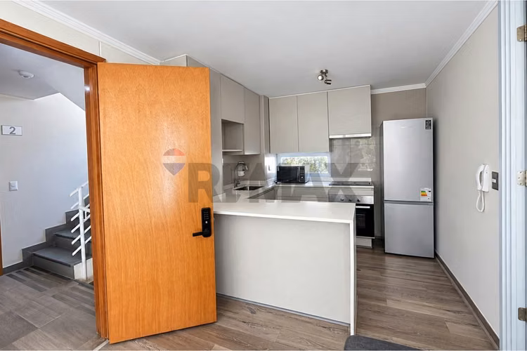 Arriendo departamento amoblado con terraza - Imagen 5