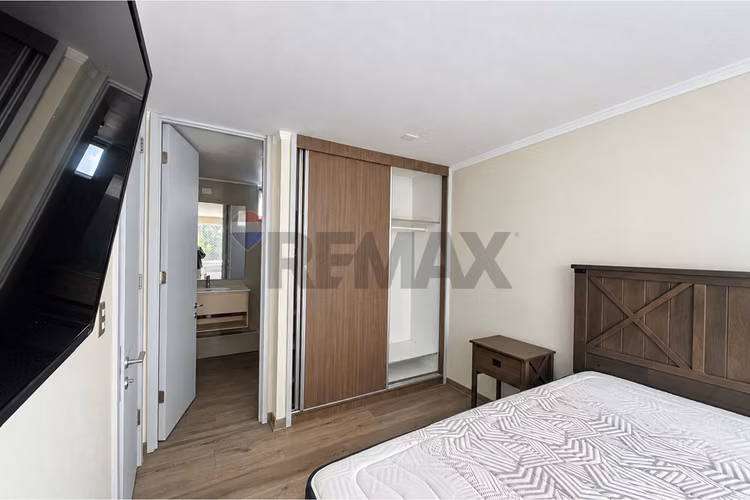 Arriendo departamento amoblado con terraza - Imagen 12