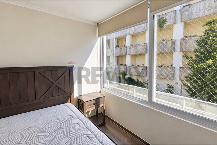Arriendo departamento amoblado con terraza - Imagen 11